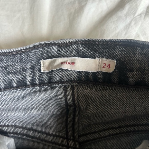 Levi’s Women’s Wedgie Jeans Worn Black Size 24 - Picture 3 of 12